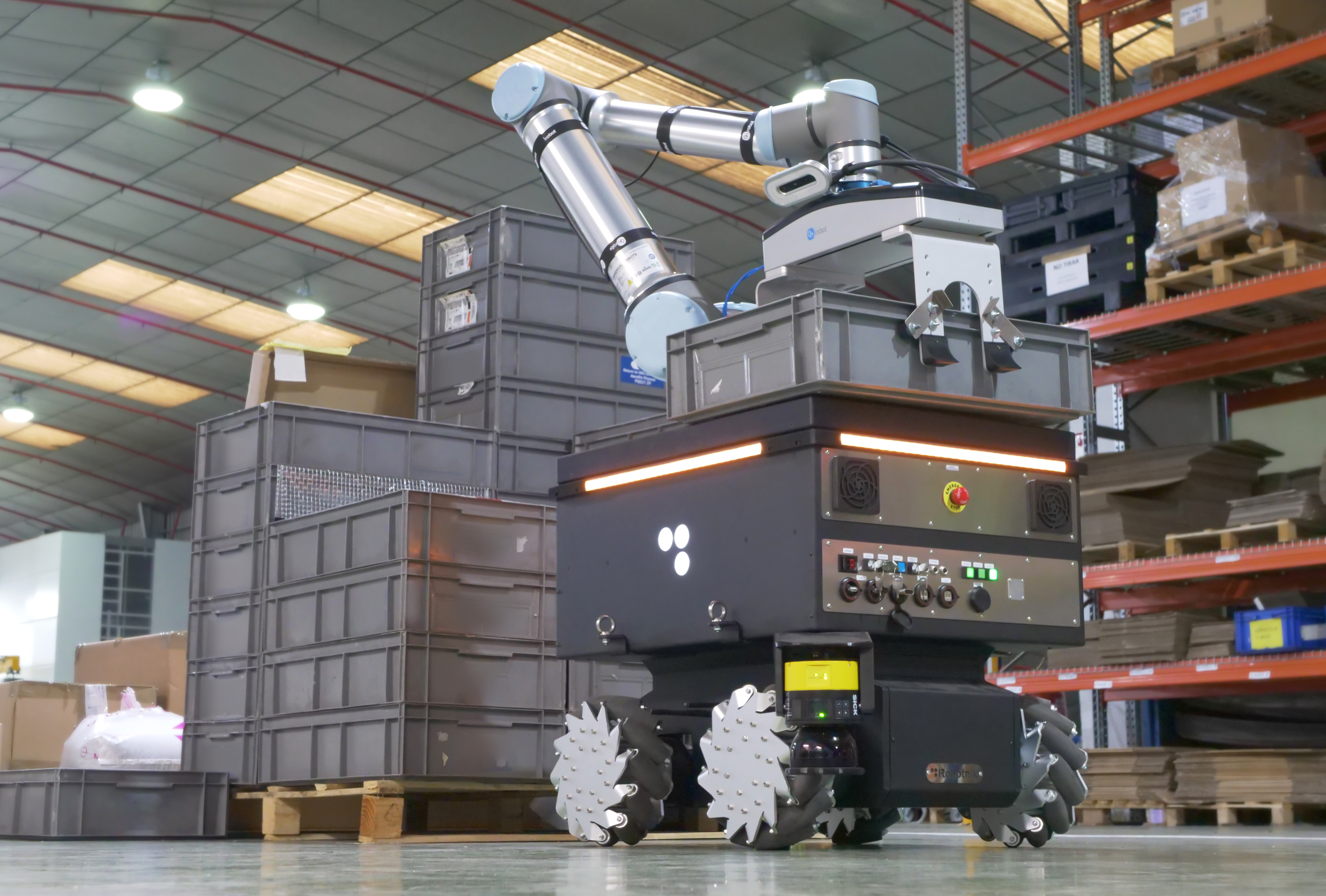 Physical and electrical interface of robotic arm integration